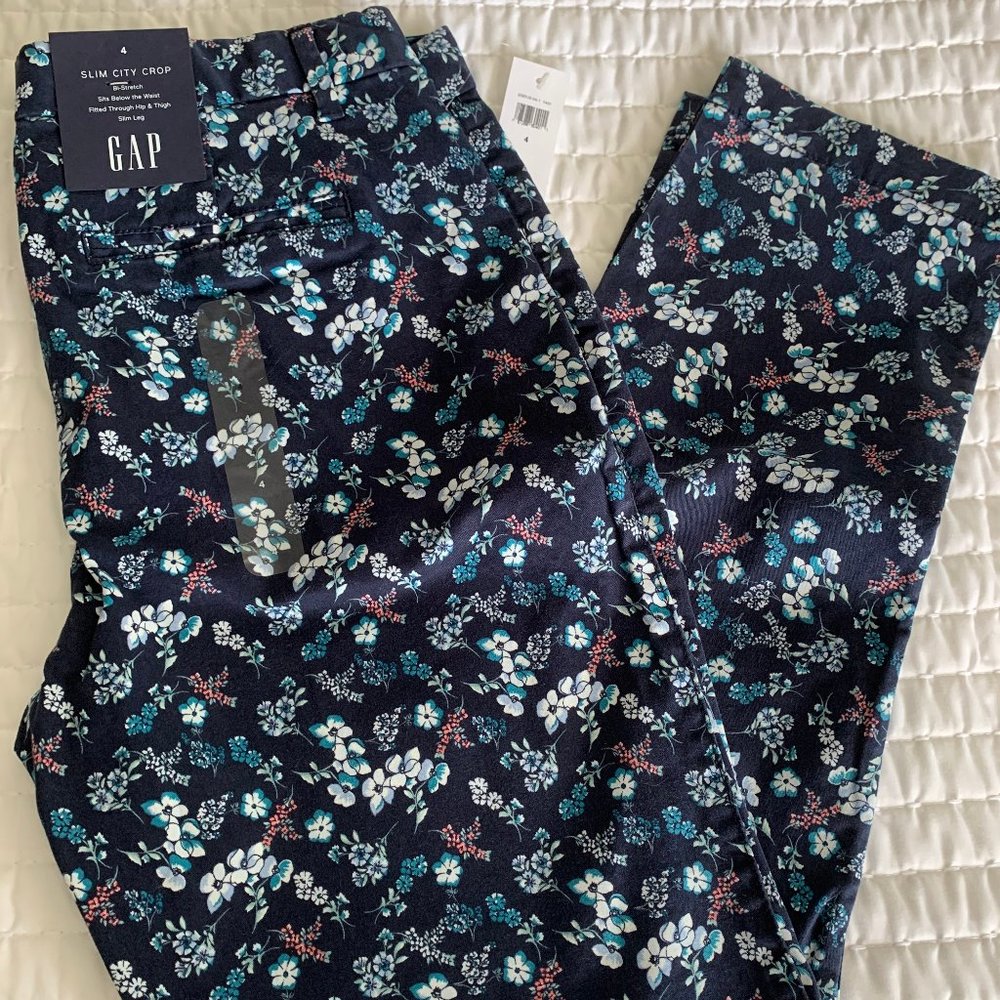 GAP Slim City Crop Pants Blue Flower Size 4